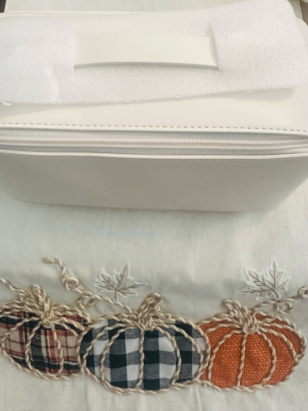 🍁Classic Cream Travel Cosmetic Bag - Women Bags